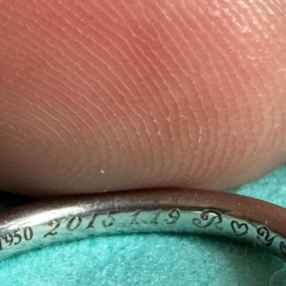 Tiffany&Co platinum curved wedding band *PRICE is FIRM* - Picture 8 of 16